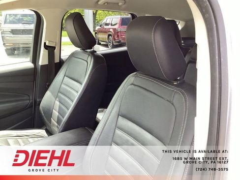 Used 2018 Ford Escape Titanium w/ Ford Safe & Smart Package AWD/4WD image 24