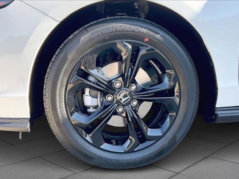 Certified 2025 Honda Accord SE image 11