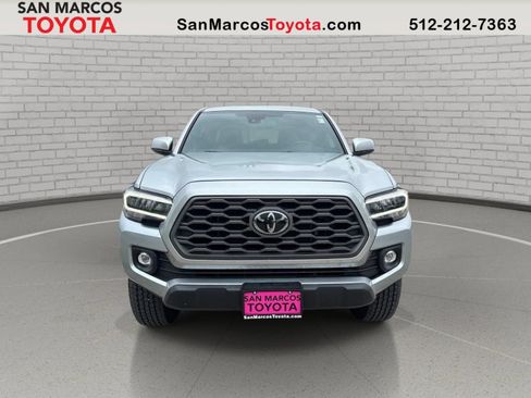 Used 2022 Toyota Tacoma TRD Off-Road AWD/4WD image 9