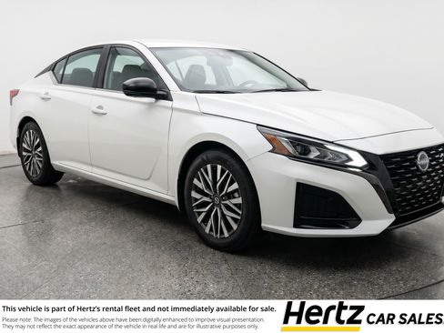 Used 2025 Nissan Altima 2.5 SV FWD image 1