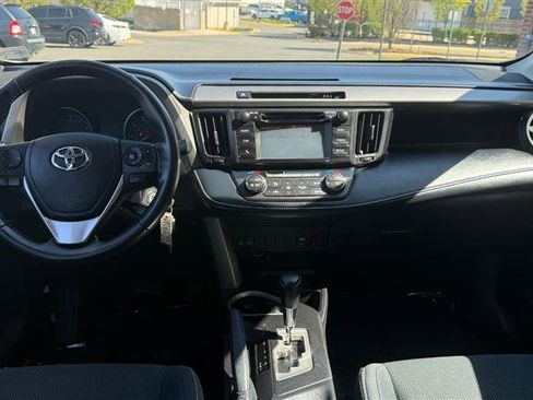 Used 2018 Toyota RAV4 XLE image 23