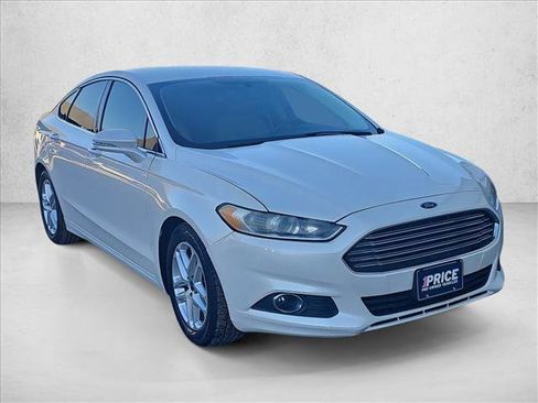 Used 2015 Ford Fusion SE w/ Equipment Group 202A image 6