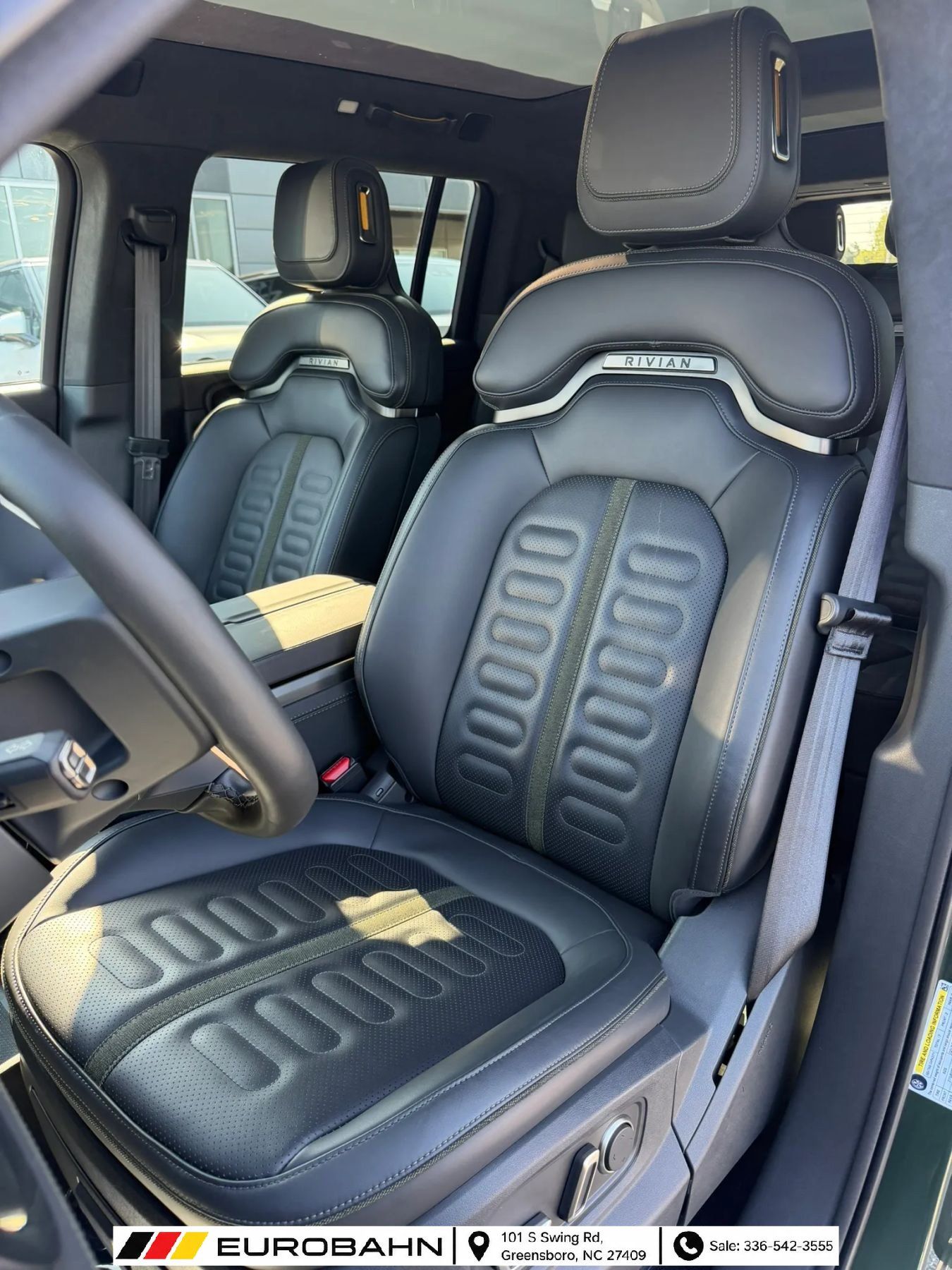 Used 2025 Rivian R1S Adventure Dual AWD/4WD image 6