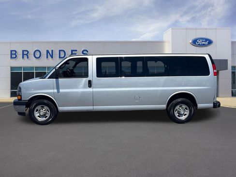 Used 2018 Chevrolet Express 3500 LT w/ LT Preferred Equipment Group RWD image 1