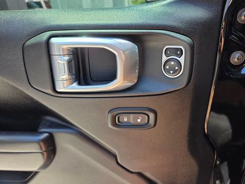 Certified 2020 Jeep Gladiator Sport AWD/4WD image 20