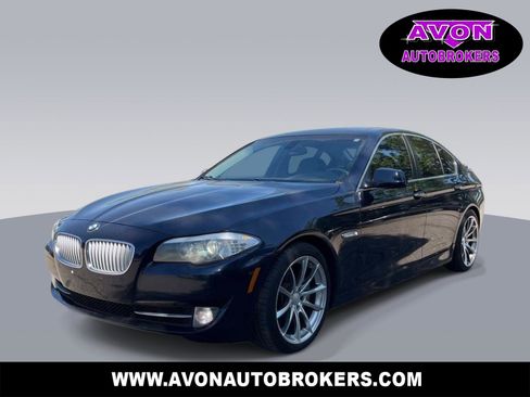 Used 2011 BMW 550i xDrive Sedan AWD/4WD image 1