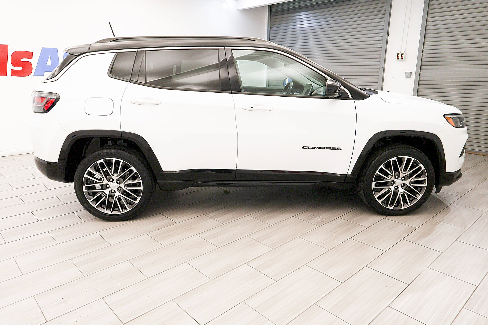 Used 2022 Jeep Compass Limited w/ Elite Group AWD/4WD image 6