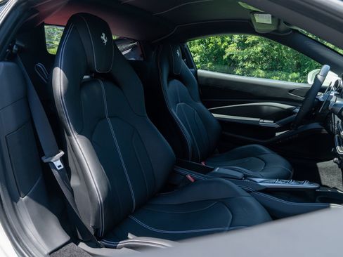 Used 2022 Ferrari F8 Tributo RWD image 53