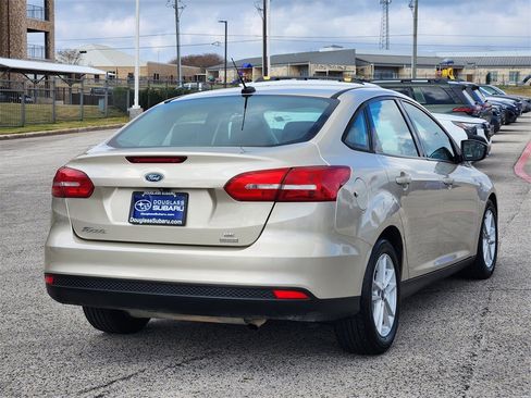 Used 2018 Ford Focus SE image 4