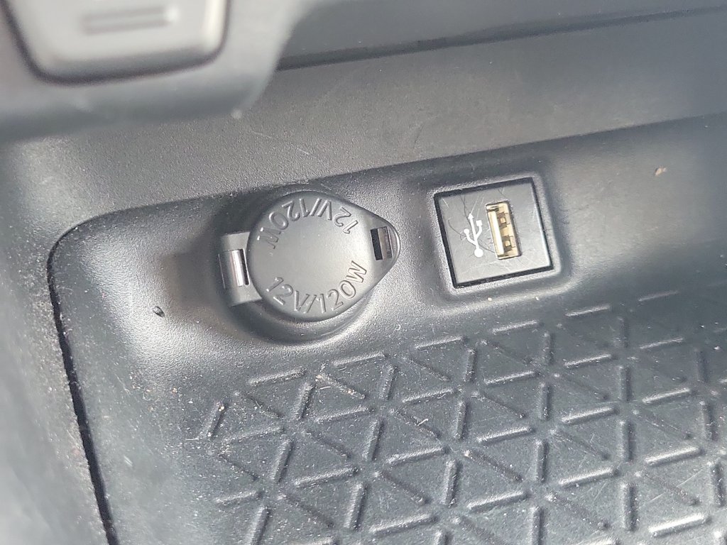 Used 2024 Toyota RAV4 LE AWD/4WD image 27