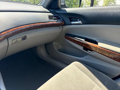 Used 2011 Honda Accord EX image 17