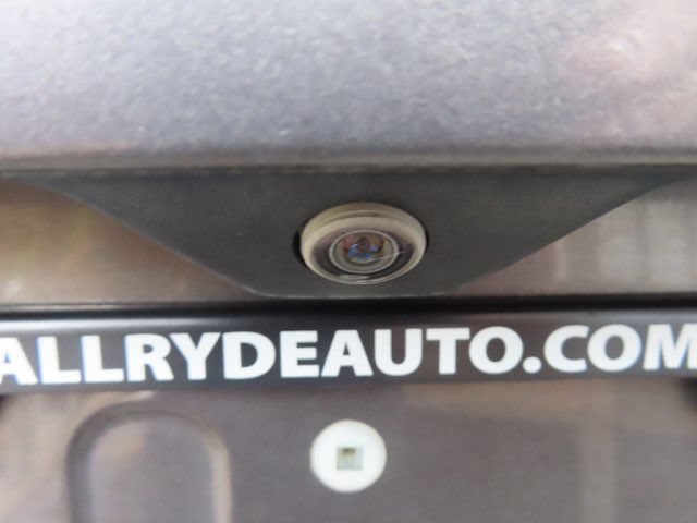 Used 2017 Jeep Renegade Limited AWD/4WD image 9
