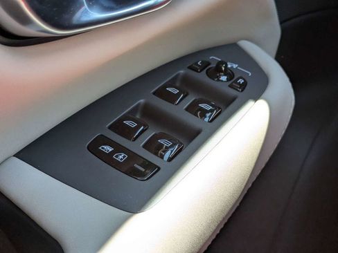 New 2026 Volvo XC90 T8 Ultra w/ Protection Package Premier image 27