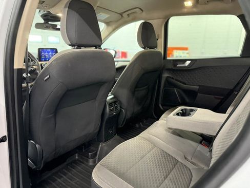 Used 2020 Ford Escape SE image 28