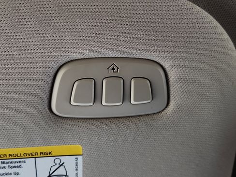 Used 2023 Ford Expedition XLT RWD image 16