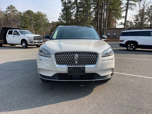 Used 2022 Lincoln Corsair AWD w/ Premium Package image 3