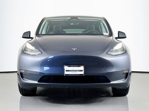 Used 2023 Tesla Model Y Long Range AWD/4WD image 2