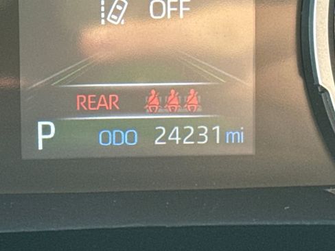 Used 2021 Toyota RAV4 LE image 17