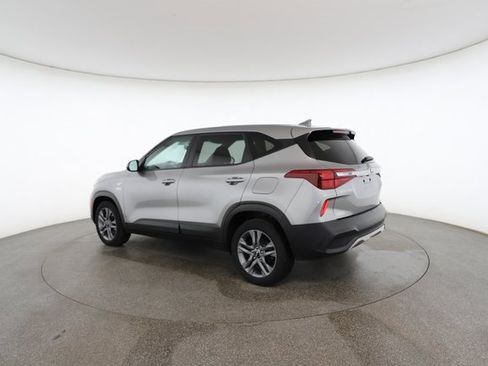 Used 2021 Kia Seltos LX image 10