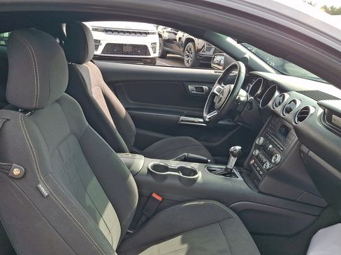 Used 2018 Ford Mustang Coupe RWD image 12