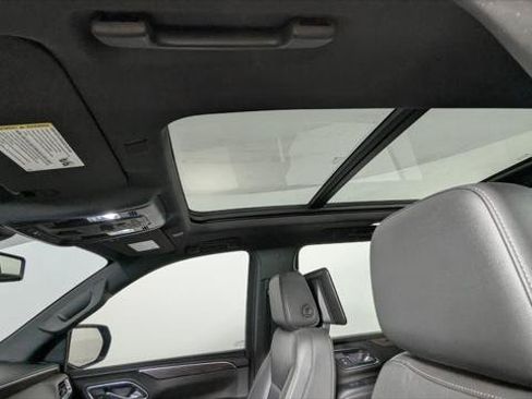 Used 2021 Chevrolet Suburban LT w/ Rear Media and Nav Package RWD image 16