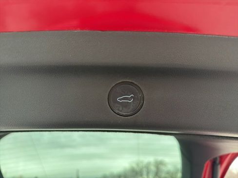 Used 2021 Tesla Model Y Long Range image 9