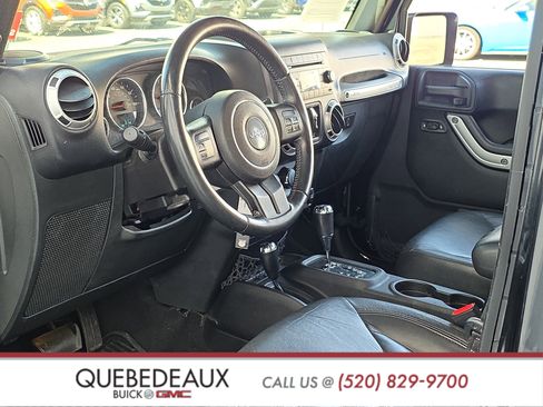 Used 2015 Jeep Wrangler Unlimited Sahara w/ Max Tow Package AWD/4WD image 10