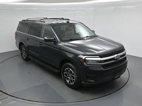 Certified 2024 Ford Expedition Max XLT image 40