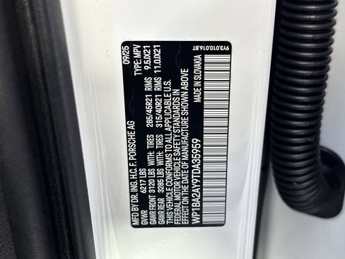 Certified 2026 Porsche Cayenne Coupe AWD/4WD image 36