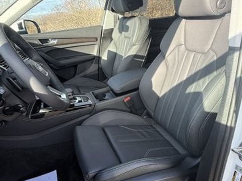 Used 2025 Audi Q5 e Premium Plus w/ Premium Plus Package image 14