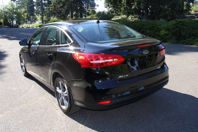 Used 2016 Ford Focus SE FWD image 4