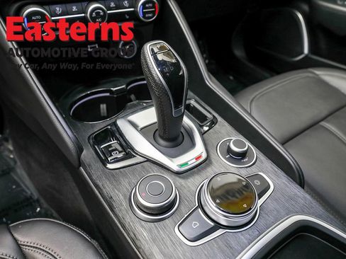 Used 2022 Alfa Romeo Giulia Sprint image 13