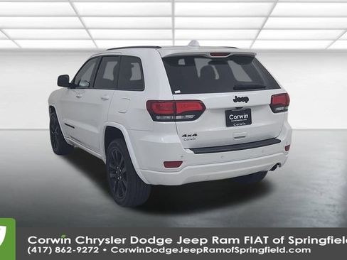 Used 2021 Jeep Grand Cherokee Laredo X image 11