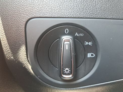 Certified 2023 Volkswagen Tiguan SE R-Line FWD image 25