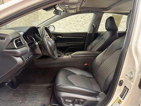 Used 2023 Toyota Camry SE w/ Cold Weather Package image 22