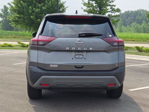 Used 2023 Nissan Rogue S FWD image 12