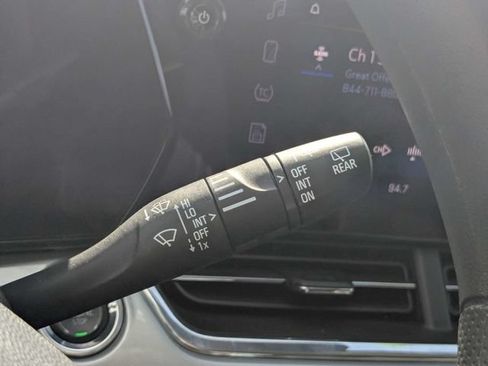 Used 2025 Chevrolet Trax LT FWD image 27