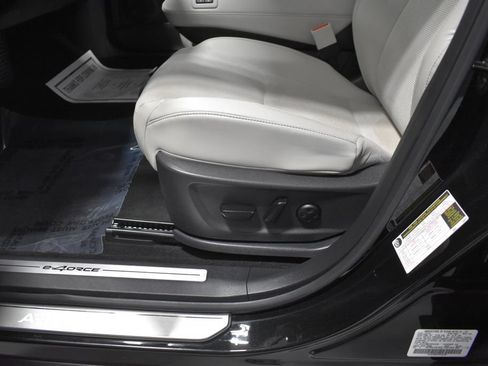 Certified 2023 Nissan Ariya AWD image 18