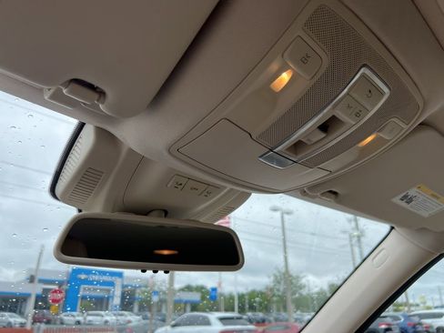 Used 2016 Mercedes-Benz GLE 350 w/ Premium Package image 4