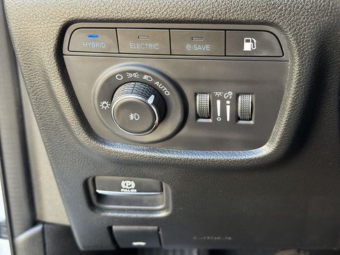 Used 2024 Jeep Grand Cherokee Limited 4xe AWD/4WD image 17