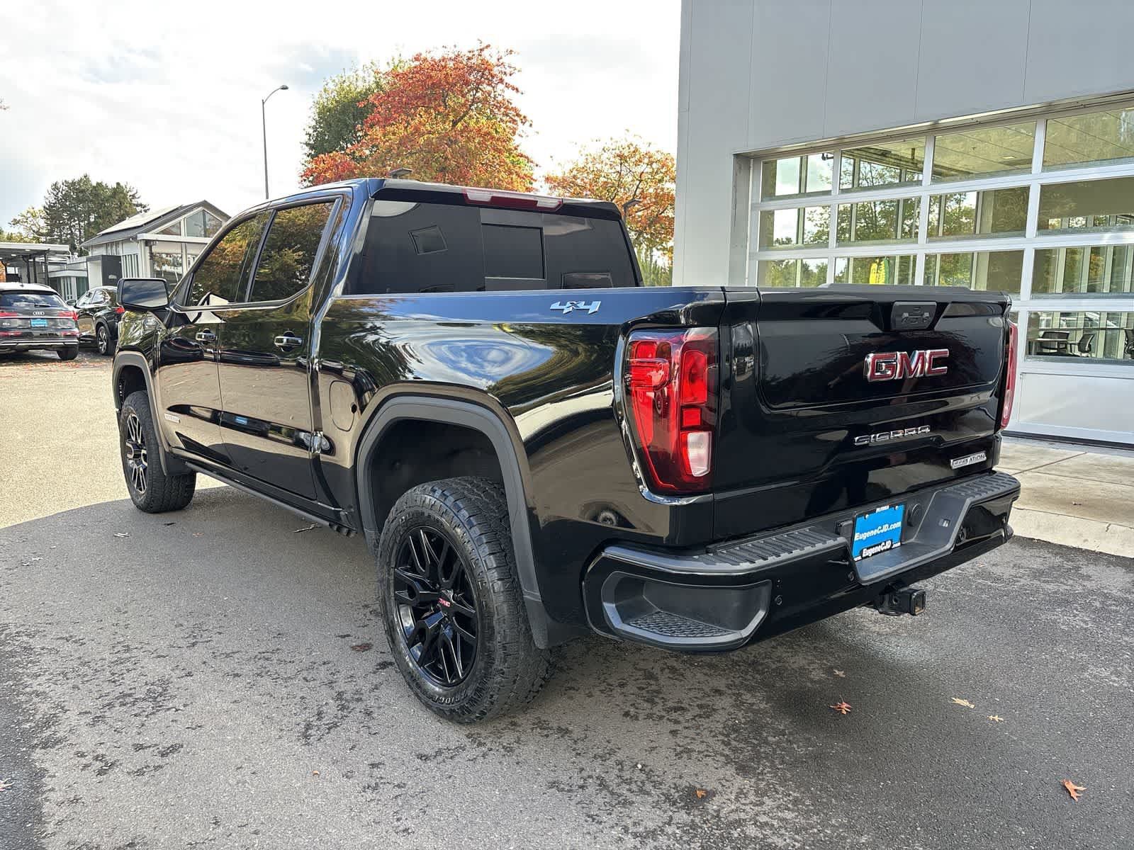 Used 2025 GMC Sierra 1500 Elevation w/ Elevation Premium Package AWD/4WD image 3
