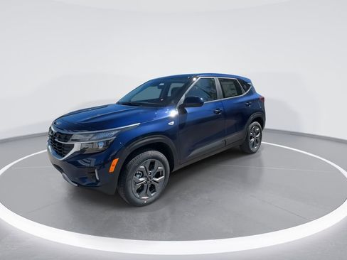 New 2026 Kia Seltos LX image 4