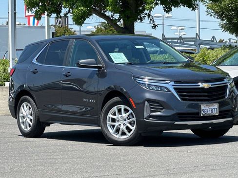 Used 2023 Chevrolet Equinox LT w/ LPO, Floor Liner Package FWD image 2