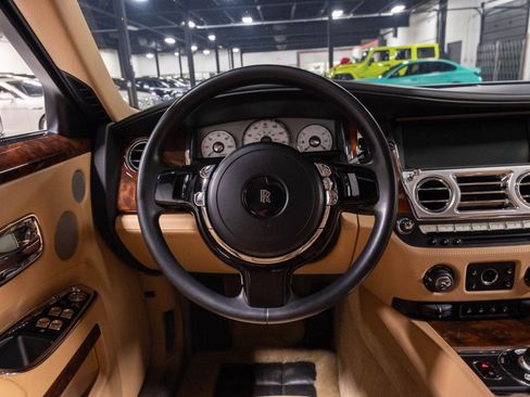 Used 2011 Rolls-Royce Ghost RWD image 16