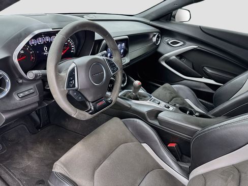 Used 2021 Chevrolet Camaro SS RWD image 7