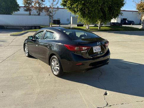 Used 2016 MAZDA MAZDA3 i Touring w/ Popular Equipment Package image 5