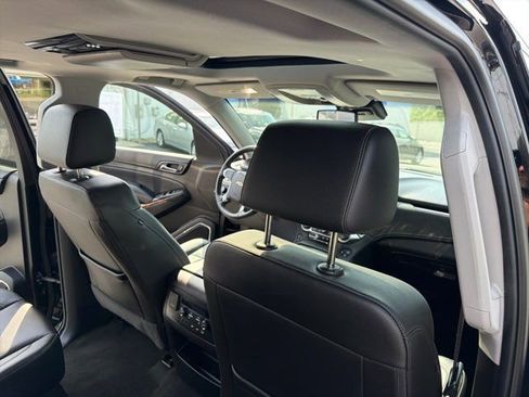 Used 2017 Chevrolet Suburban Premier AWD/4WD image 25