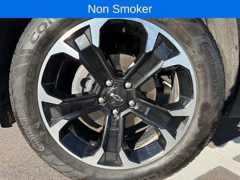 Used 2025 Chevrolet Equinox LT w/ Convenience Package II image 4