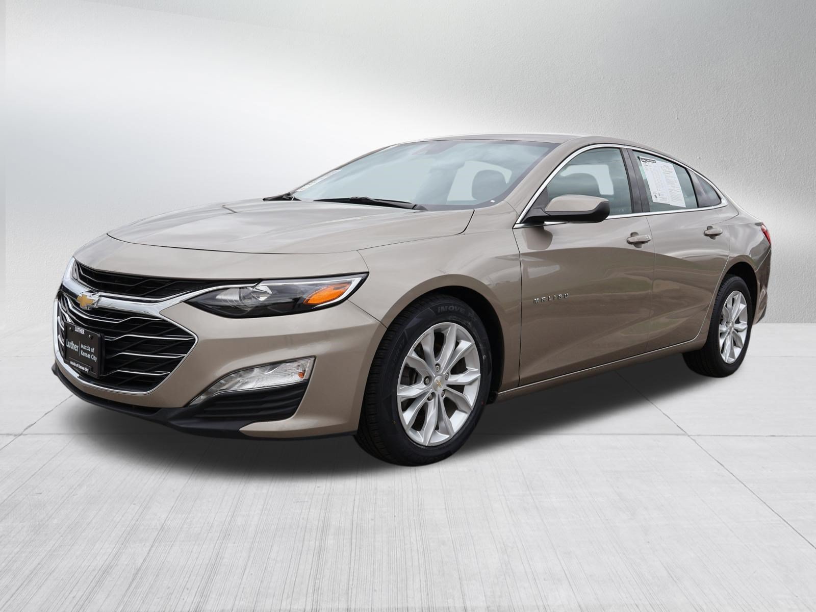 Used 2025 Chevrolet Malibu LT FWD image 3