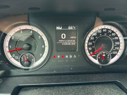 Used 2018 RAM 1500 Express AWD/4WD image 17